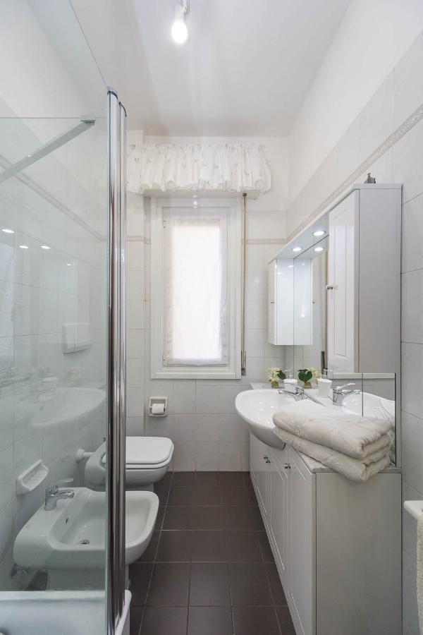 Casa Dany, Luminoso Trilocale Con Grande Terrazza E Box Auto Apartment ซานตา มาร์เกอริตา ลีกูเร ภายนอก รูปภาพ